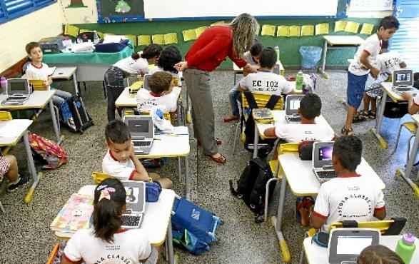 Escola no Recanto das Emas: a depender dos deputados distritais, crianças teriam aula de hotelaria e turismo e de direito constitucional  (Oswaldo Reis/Esp. CB/D.A Press)