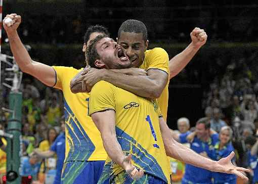 Vôlei masculino na Olimpíada: de virada, Brasil vence a Argentina no  tie-break